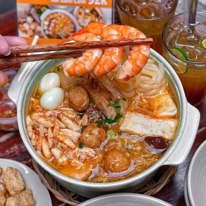 Bánh canh thố đá Bà Ba giữ nhiệt lâu